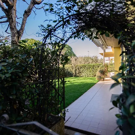 Apartment Villaggio Dei Fiori Primula Sirmione